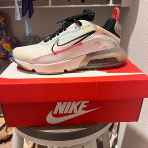 Nike Air Max 2090 Pure Platinum